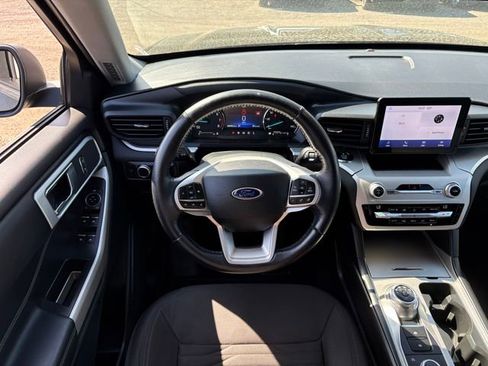 Certified 2021 Ford Explorer XLT AWD/4WD image 9