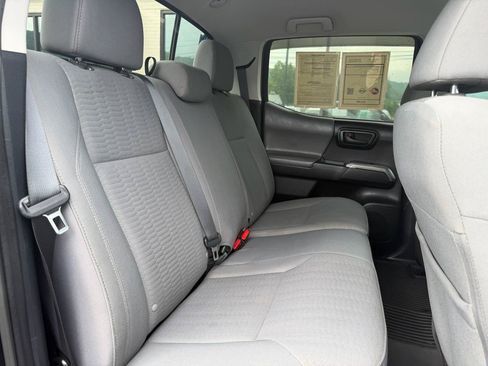 Used 2019 Toyota Tacoma SR5 AWD/4WD image 18