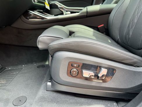 Used 2022 BMW X7 M50i image 35