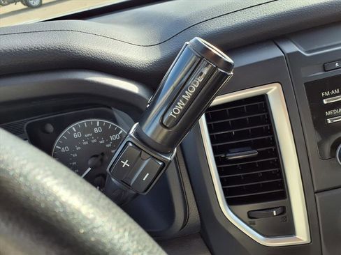 Used 2017 Nissan Titan S image 13