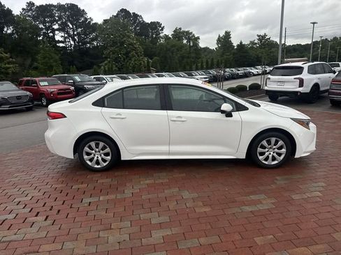 Used 2024 Toyota Corolla LE FWD image 16