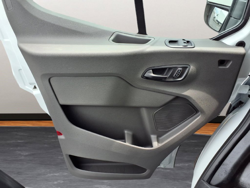 New 2026 Ford Transit 250 148 Medium Roof w/ Load Area Protection Package RWD image 15