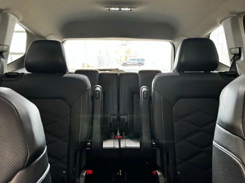 Used 2024 Volkswagen Atlas SE w/ Black Wheel Package image 8