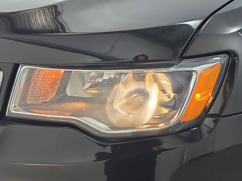 Used 2018 Jeep Grand Cherokee Limited w/ Trailer Tow Group IV image 30