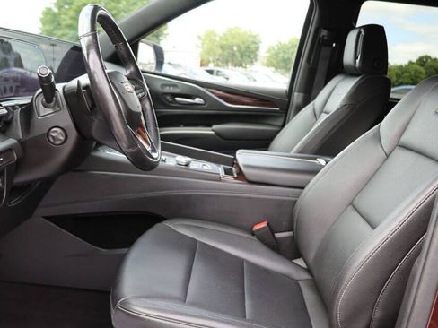 Used 2023 Cadillac Escalade Luxury AWD/4WD image 13