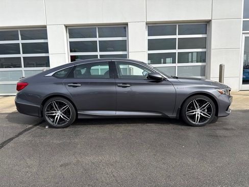 Used 2022 Honda Accord Touring image 3