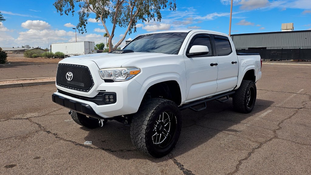 Used 2020 Toyota Tacoma SR RWD image 4
