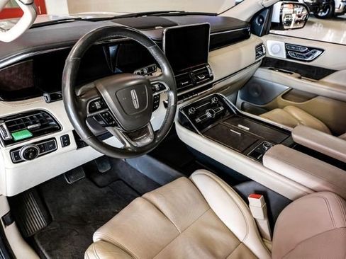 Used 2020 Lincoln Navigator L Reserve w/ Equipment Group 208A Reserve image 4