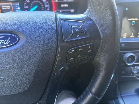 Used 2018 Ford Explorer XLT w/ Equipment Group 202A FWD image 30