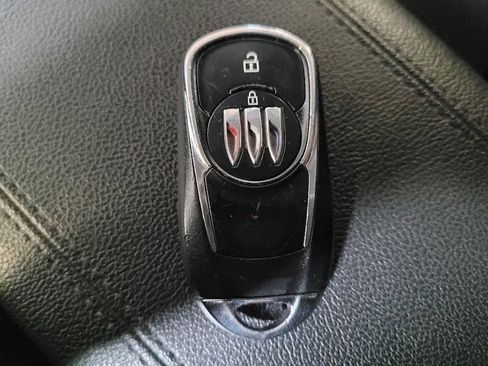 Used 2024 Buick Encore GX Preferred FWD image 32