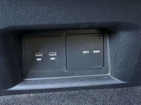 Used 2023 Volkswagen Atlas Cross Sport SEL R-Line image 18