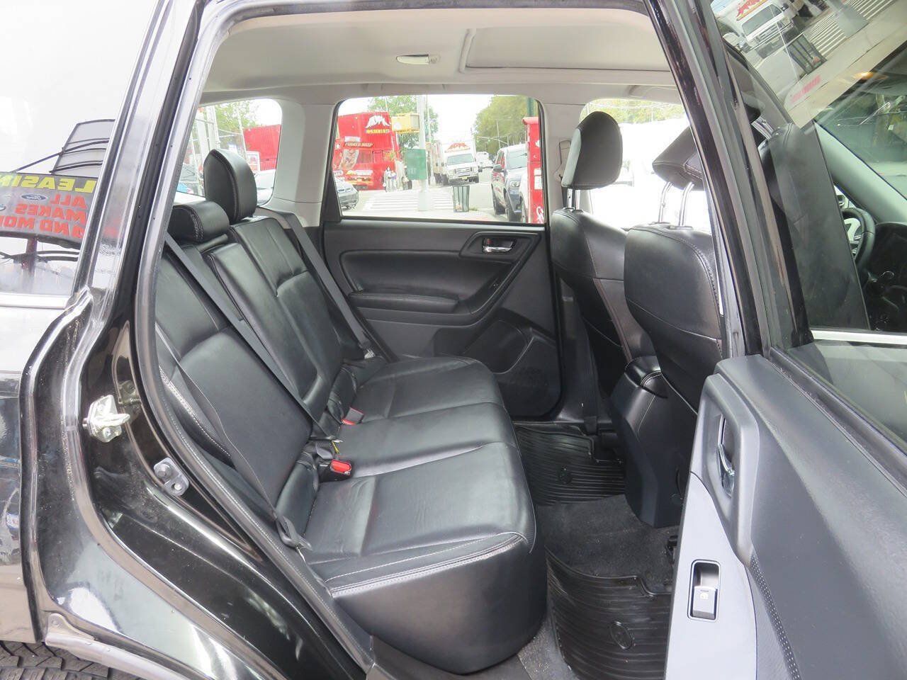 Used 2017 Subaru Forester 2.5i Limited AWD/4WD image 18