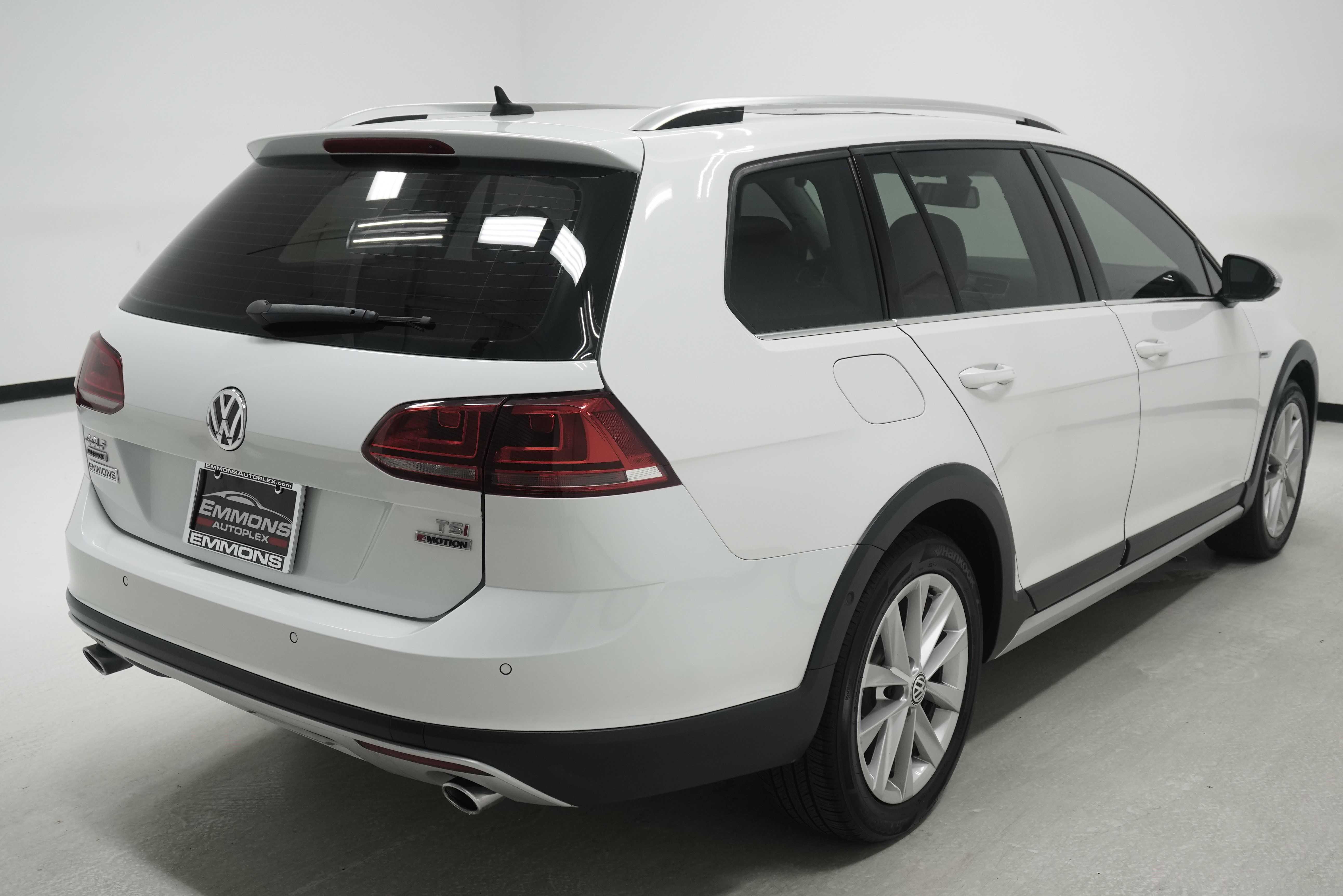 Used 2017 Volkswagen Golf Alltrack SEL AWD/4WD image 4