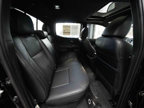 Used 2023 Toyota Tacoma TRD Sport w/ TRD Premium Sport Package image 23