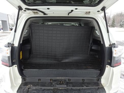 Used 2015 Toyota 4Runner Limited image 33