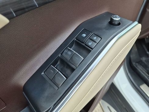 Used 2022 Toyota Highlander Platinum AWD/4WD image 18