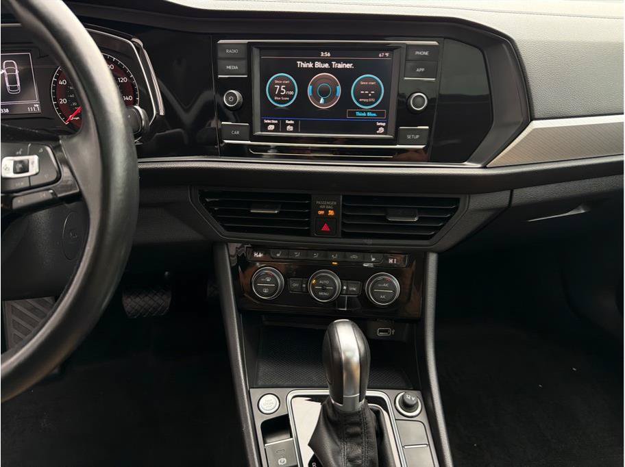 Used 2019 Volkswagen Jetta SE FWD image 16