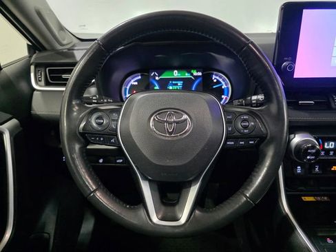 Used 2023 Toyota RAV4 XLE Premium image 17