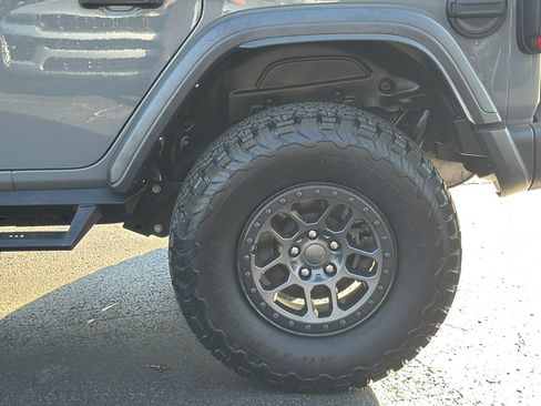 Certified 2022 Jeep Wrangler Unlimited Rubicon w/ Xtreme Recon 35" Tire Package AWD/4WD image 4