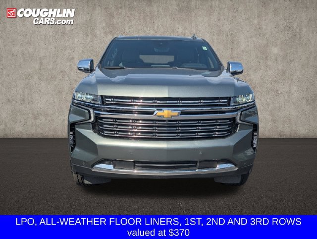 Used 2024 Chevrolet Suburban Premier w/ Premium Package AWD/4WD image 2