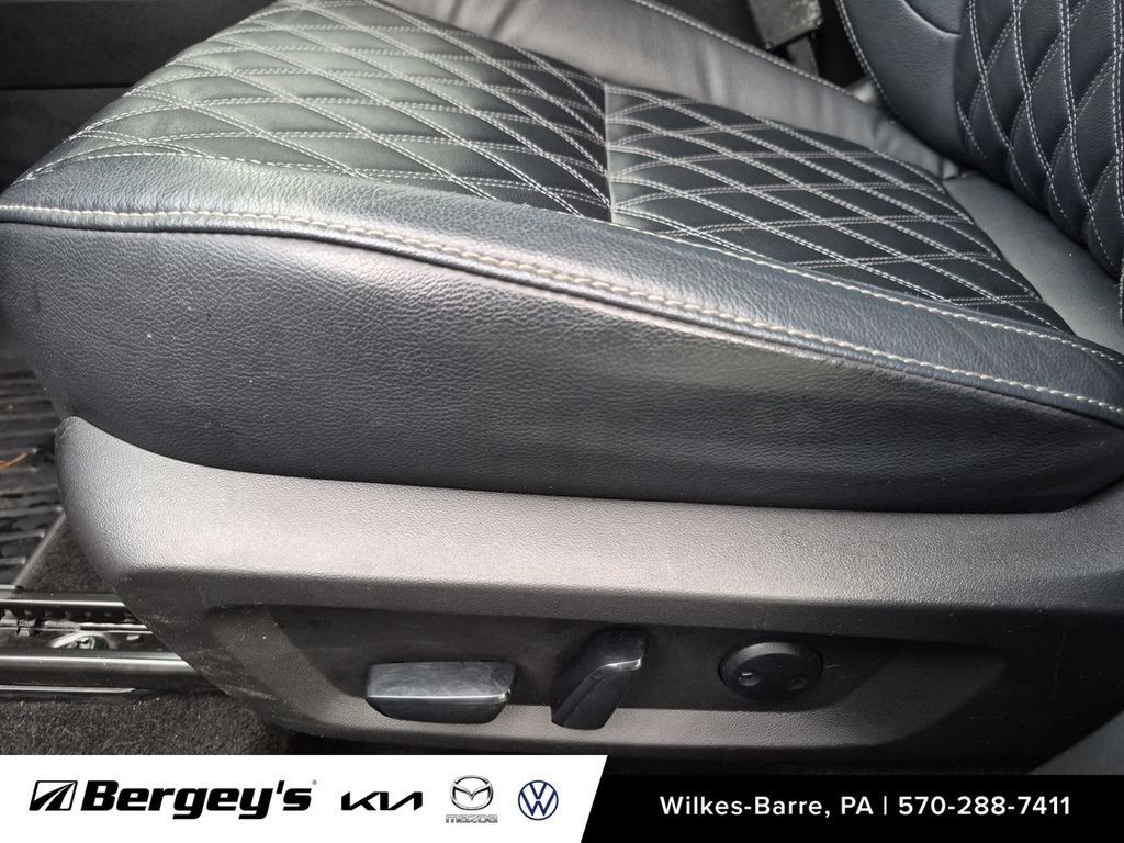 Used 2023 Mitsubishi Outlander SEL AWD/4WD image 13