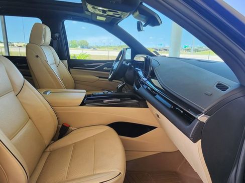 Used 2024 Cadillac Escalade ESV Premium Luxury w/ LPO, Floor Liner Package AWD/4WD image 36