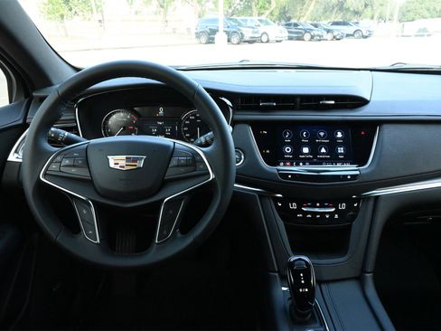 New 2026 Cadillac XT5 Luxury w/ LPO, Floor Liner Package image 9