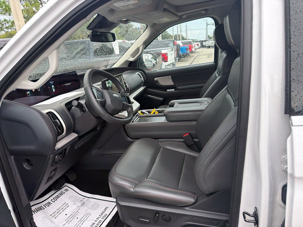 Certified 2025 Ford Expedition Active AWD/4WD image 23
