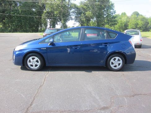 Used 2010 Toyota Prius Three FWD image 1