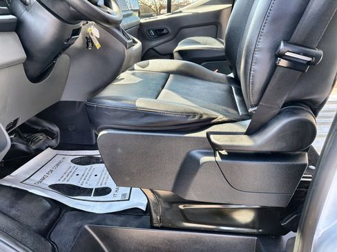 Used 2023 Ford Transit 250 Medium Roof AWD image 27