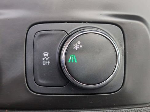 Certified 2021 Chevrolet Traverse LS FWD image 33