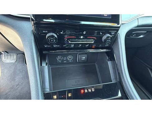 Used 2023 Jeep Grand Cherokee Altitude AWD/4WD image 18