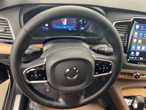 Used 2024 Volvo XC90 B6 Plus image 21