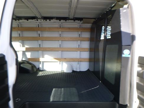 Used 2024 GMC Savana 2500 w/ Driver Convenience Package image 5