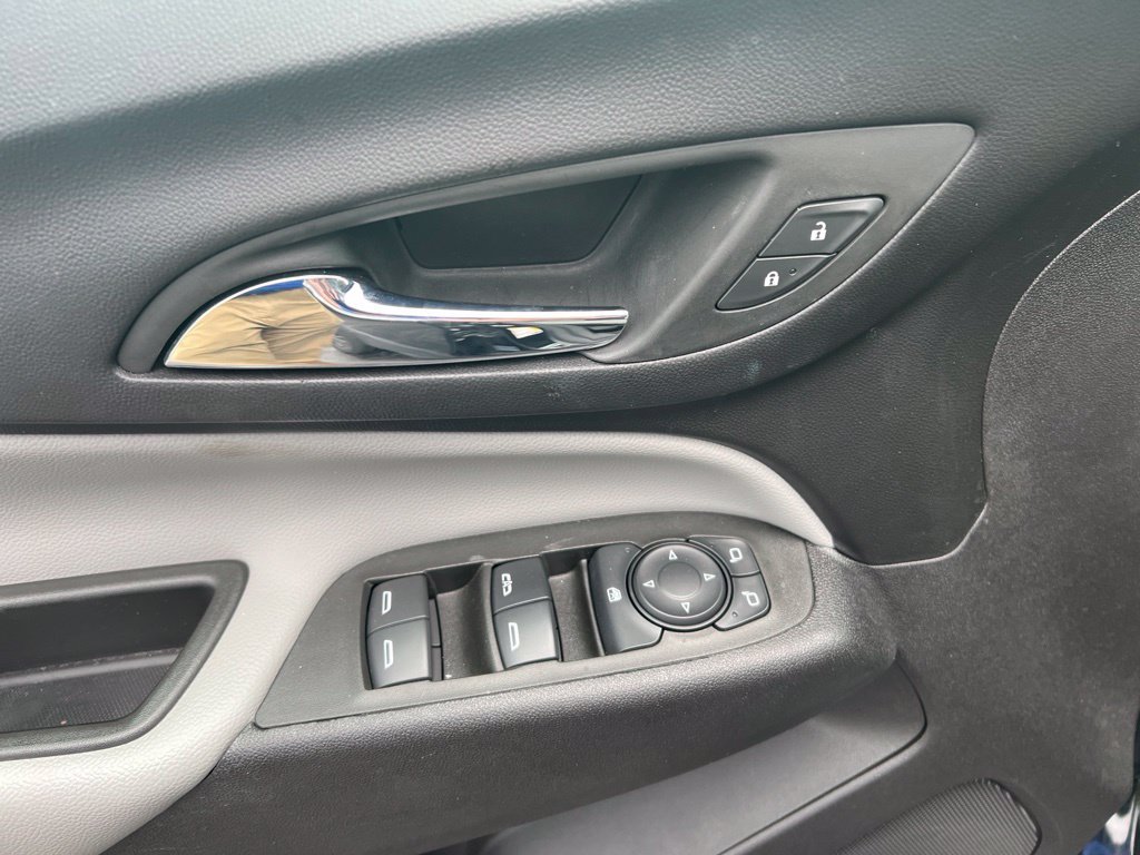 Used 2024 Chevrolet Equinox LS w/ LS Convenience Package FWD image 7