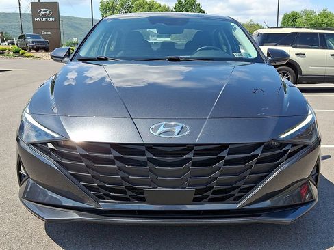 Used 2021 Hyundai Elantra SEL w/ Convenience Package FWD image 4
