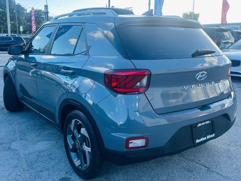 Used 2022 Hyundai Venue SEL w/ Cargo Package FWD image 3