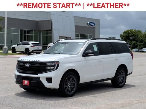 New 2027 Ford Expedition Platinum w/ Stealth Appearance Package AWD/4WD image 3
