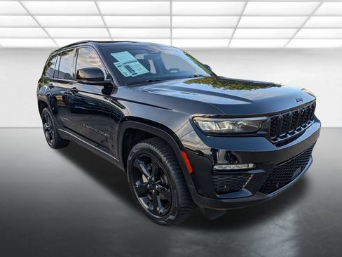 Used 2023 Jeep Grand Cherokee Limited w/ Luxury Tech Group II AWD/4WD image 1