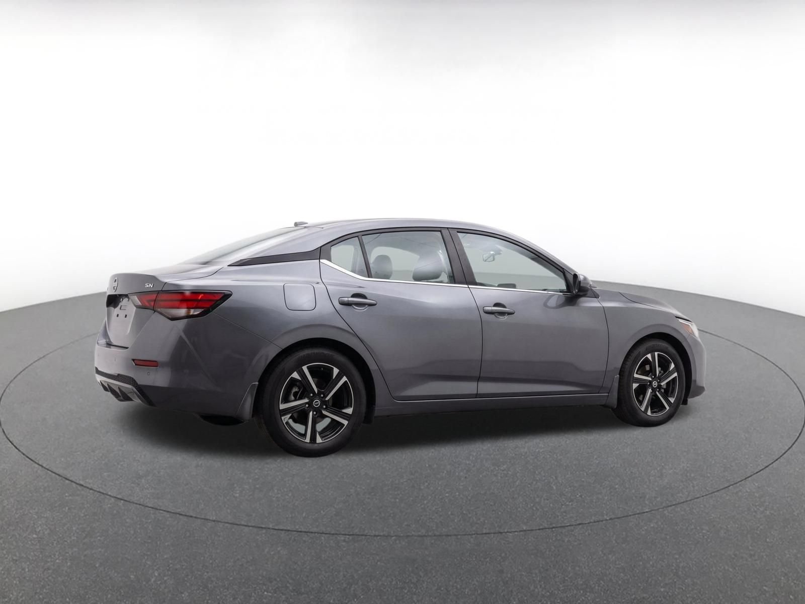 Used 2025 Nissan Sentra SV FWD image 8
