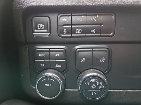 Certified 2025 Chevrolet Tahoe Premier AWD/4WD image 22