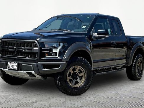Used 2018 Ford F150 Raptor w/ Equipment Group 802A Luxury AWD/4WD image 3