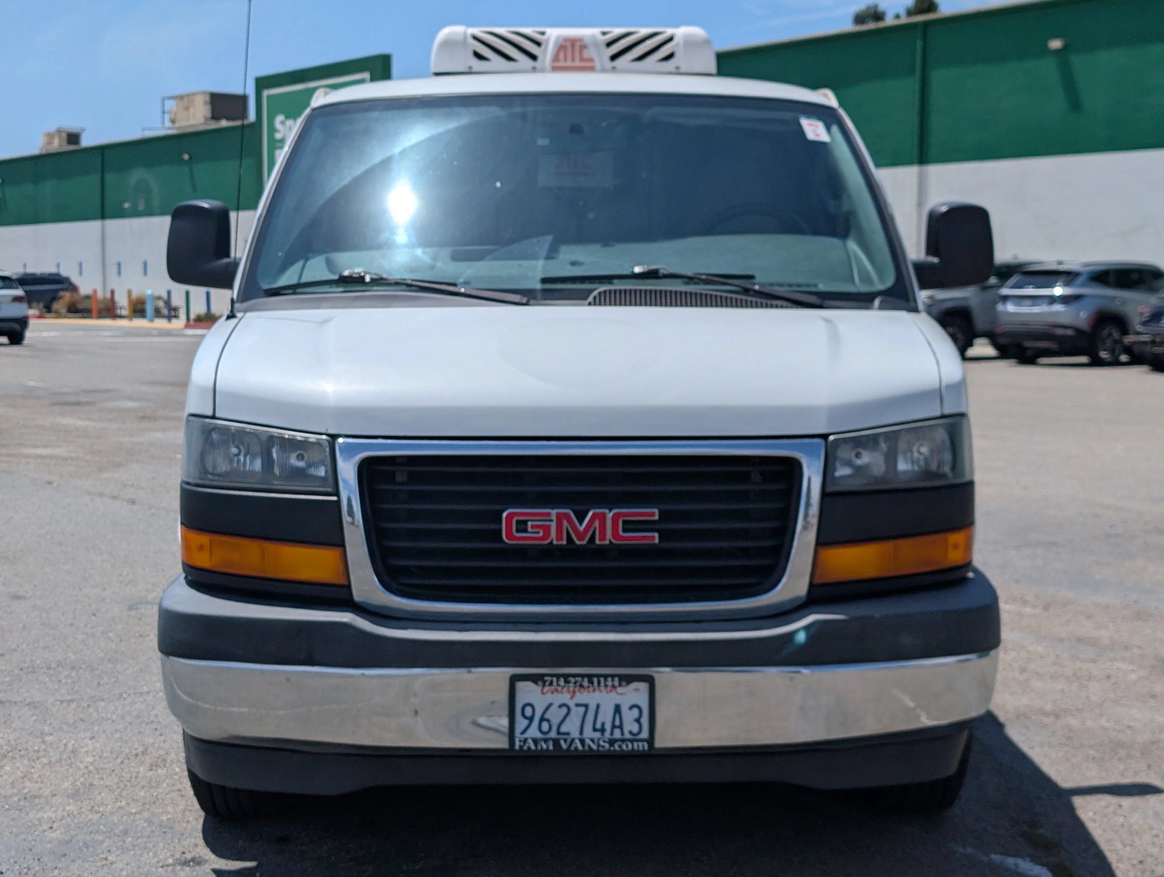 Used 2017 GMC Savana 2500 RWD image 2