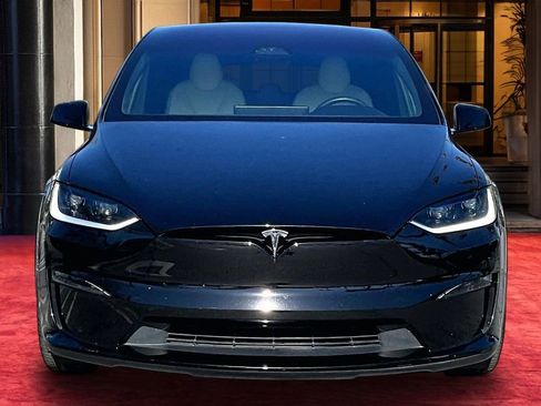 Used 2024 Tesla Model X AWD/4WD image 3