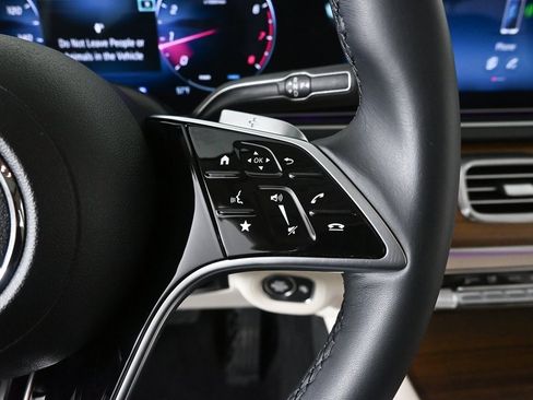 Used 2025 Mercedes-Benz GLE 350 4MATIC image 11