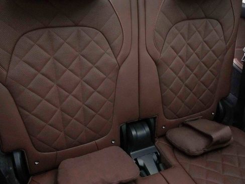 Used 2025 BMW X7 xDrive40i image 38