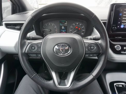Used 2023 Toyota Corolla SE image 3