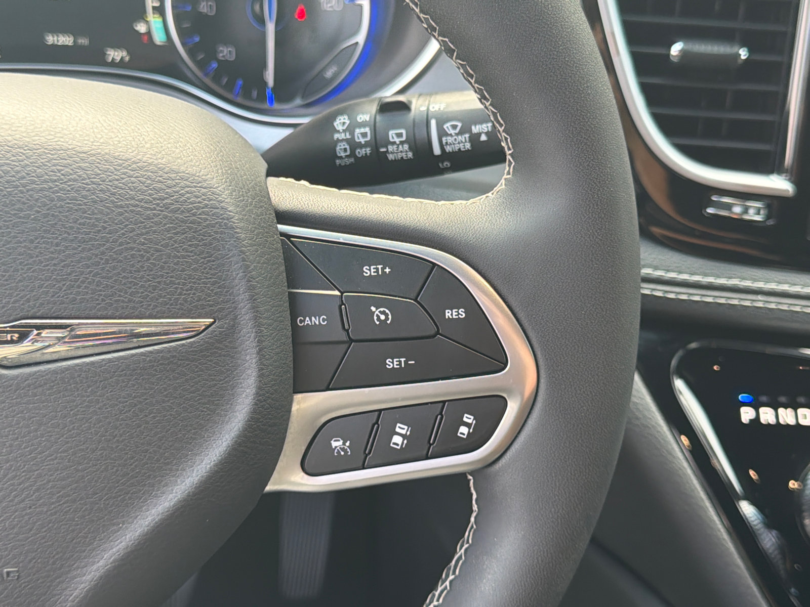 Used 2026 Chrysler Pacifica Limited FWD image 25