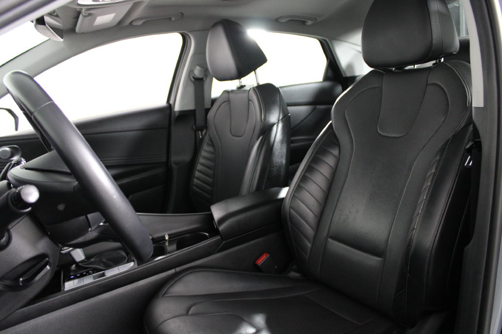 Used 2023 Hyundai Elantra Limited FWD image 19
