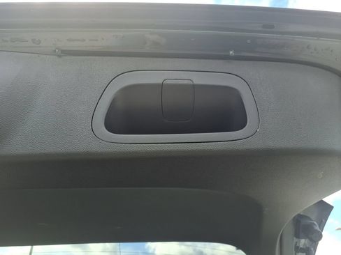 Used 2025 Chevrolet Trax LT FWD image 13